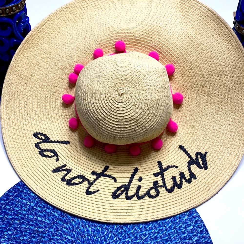 Beach Hat !!!! - image 2